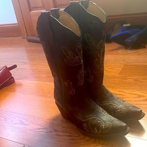 Cowboy boots. Excellent condition. Worn twice! Size 9